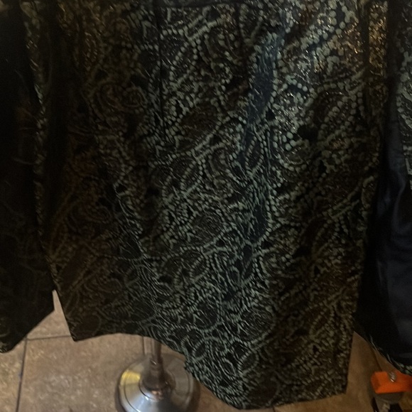 E.M.R two piece suit 18 - Picture 4 of 4